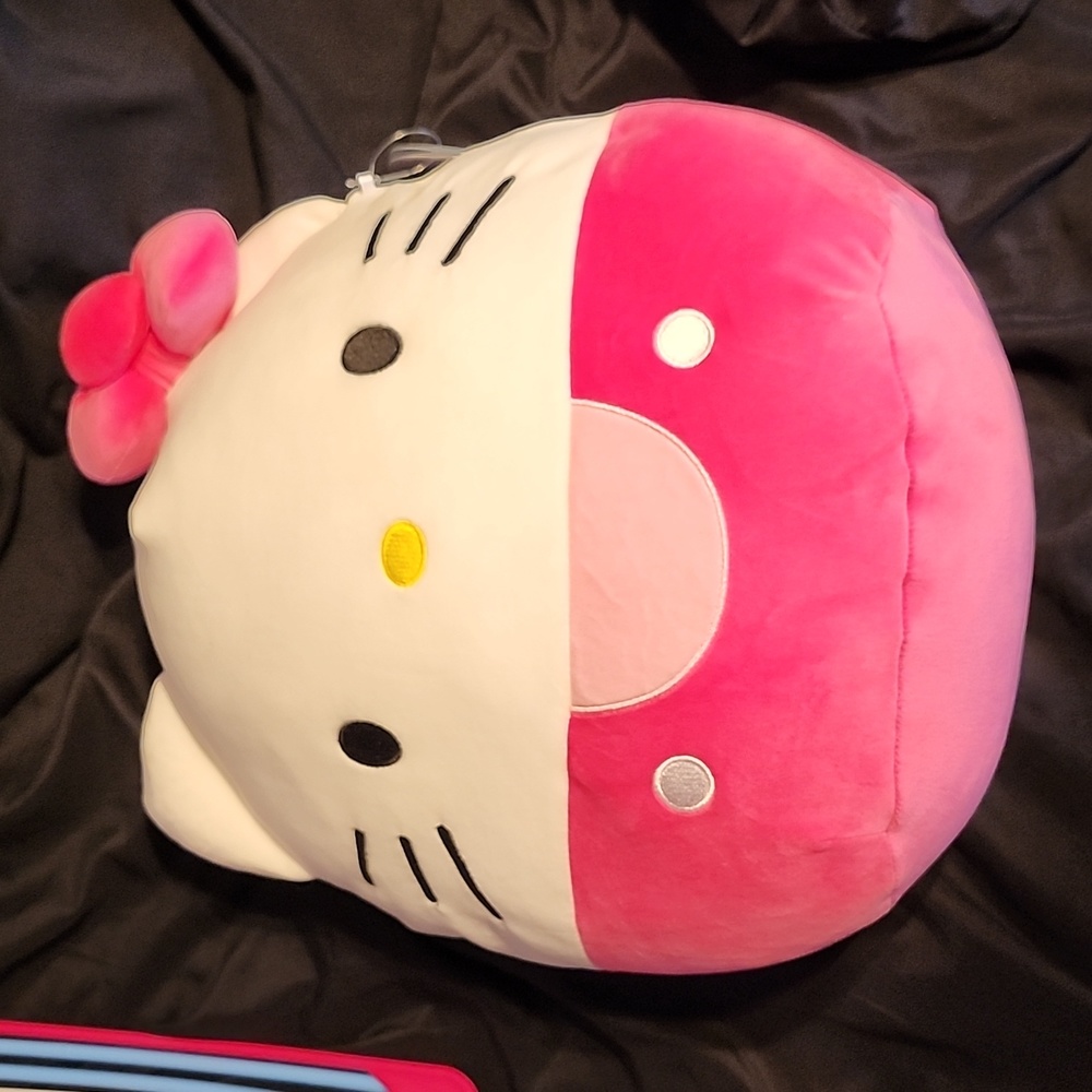 Hello Kitty Squishmallow